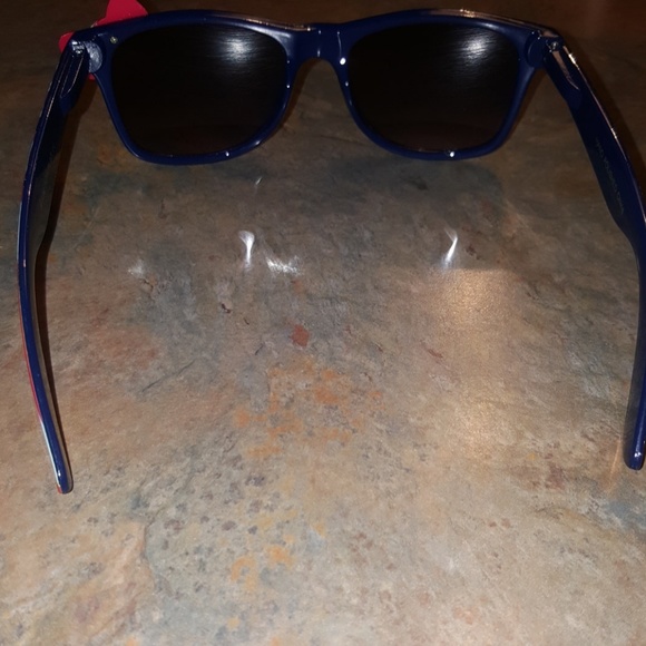 Americana Sunglasses - Picture 3 of 6